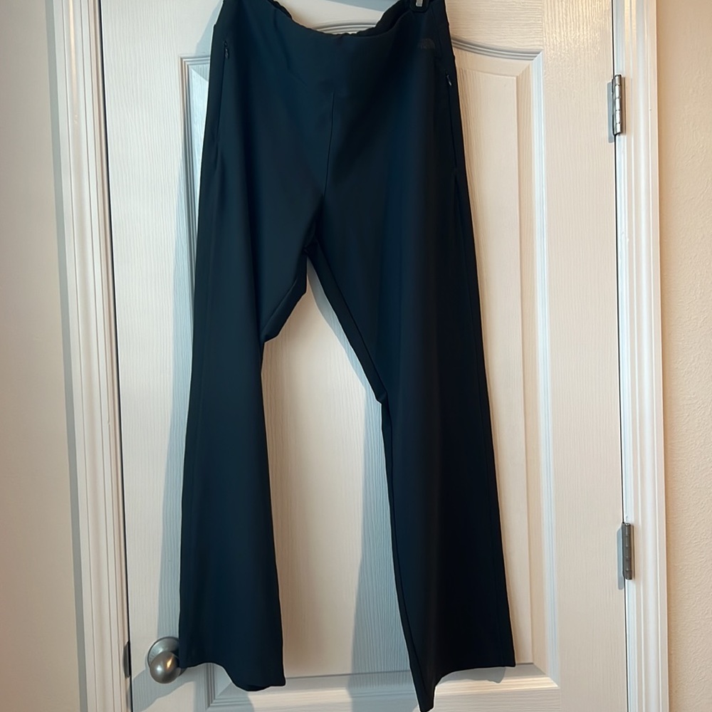 The North Face flash dry yoga pants - never worn